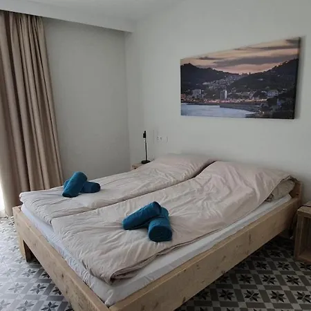 Ξενοδοχείο Mamboo 2*